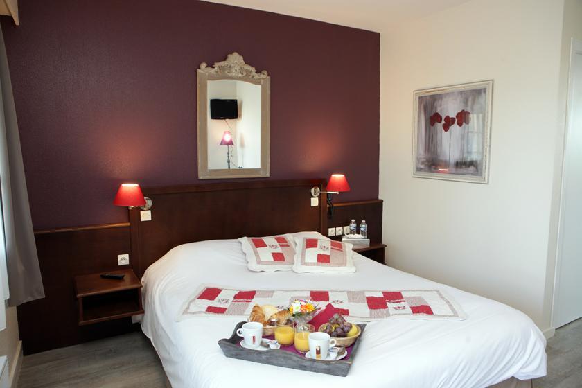 Logis Hotel Les Nympheas Chaufour-les-Bonnieres Room photo
