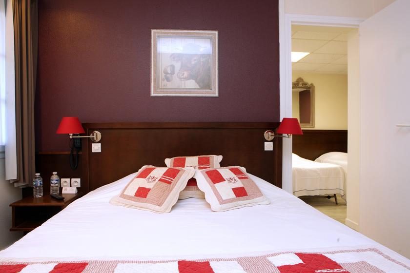 Logis Hotel Les Nympheas Chaufour-les-Bonnieres Room photo